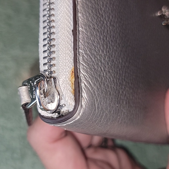 Coach Women's Zip Around accordion Wallet in Pebbled Leather Metallic silver - Picture 11 of 14